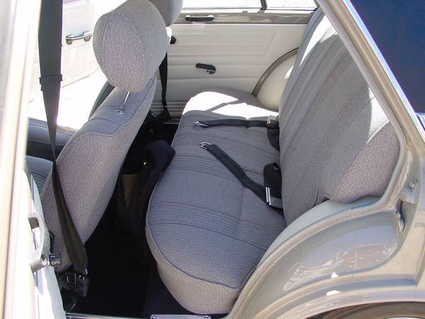 sleeper_rear_seat.jpg