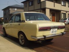 1971_Bluebird_SSS_Sedan_Yellow_2